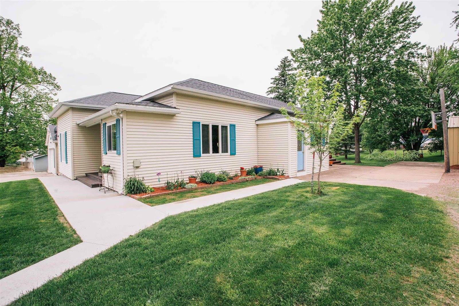 208 W Miller Street, Greenwood, WI 54437