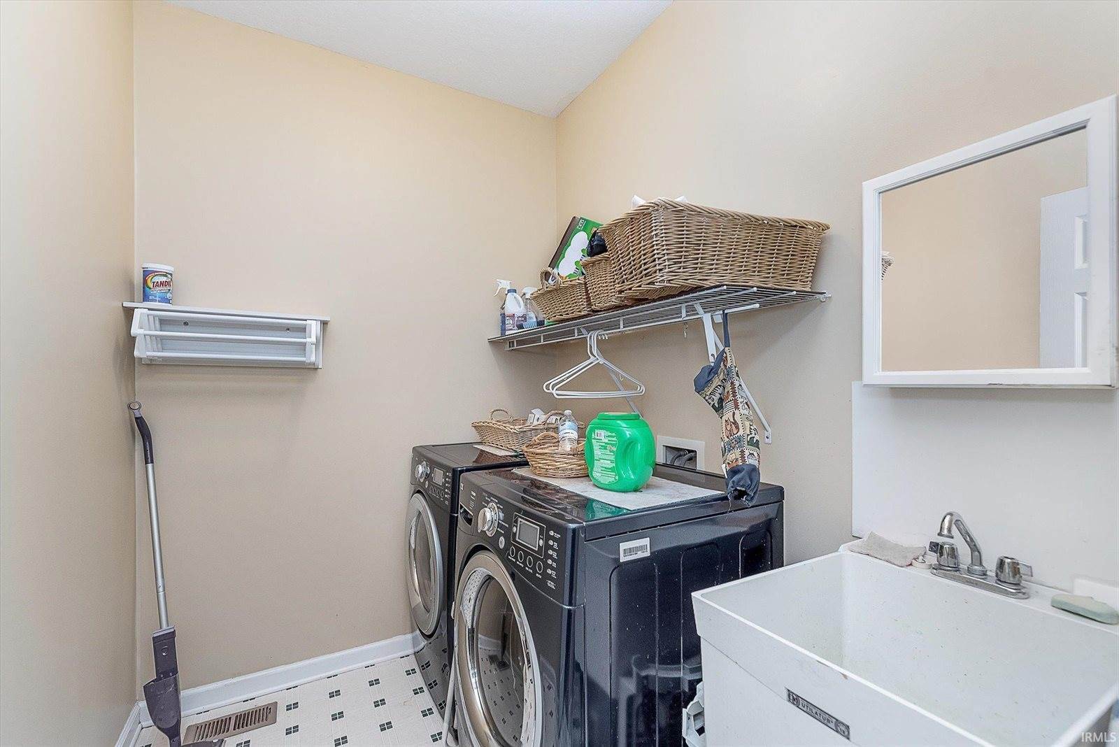 5002 Fairway Drive, Muncie, IN 47302