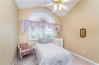 5002 Fairway Drive, Muncie, IN 47302