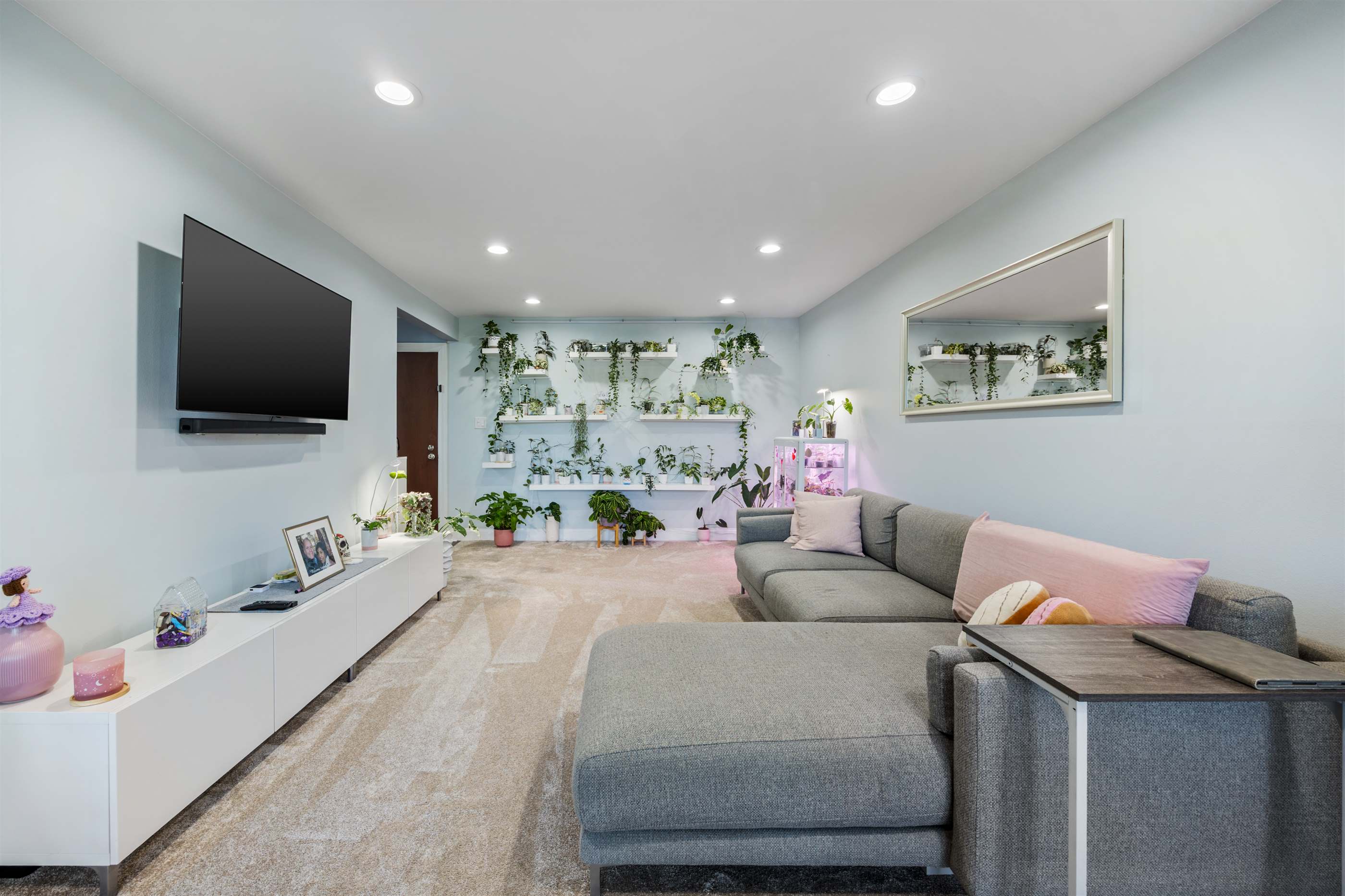 1205 East Hintz Road, #212, Arlington Heights, IL 60004