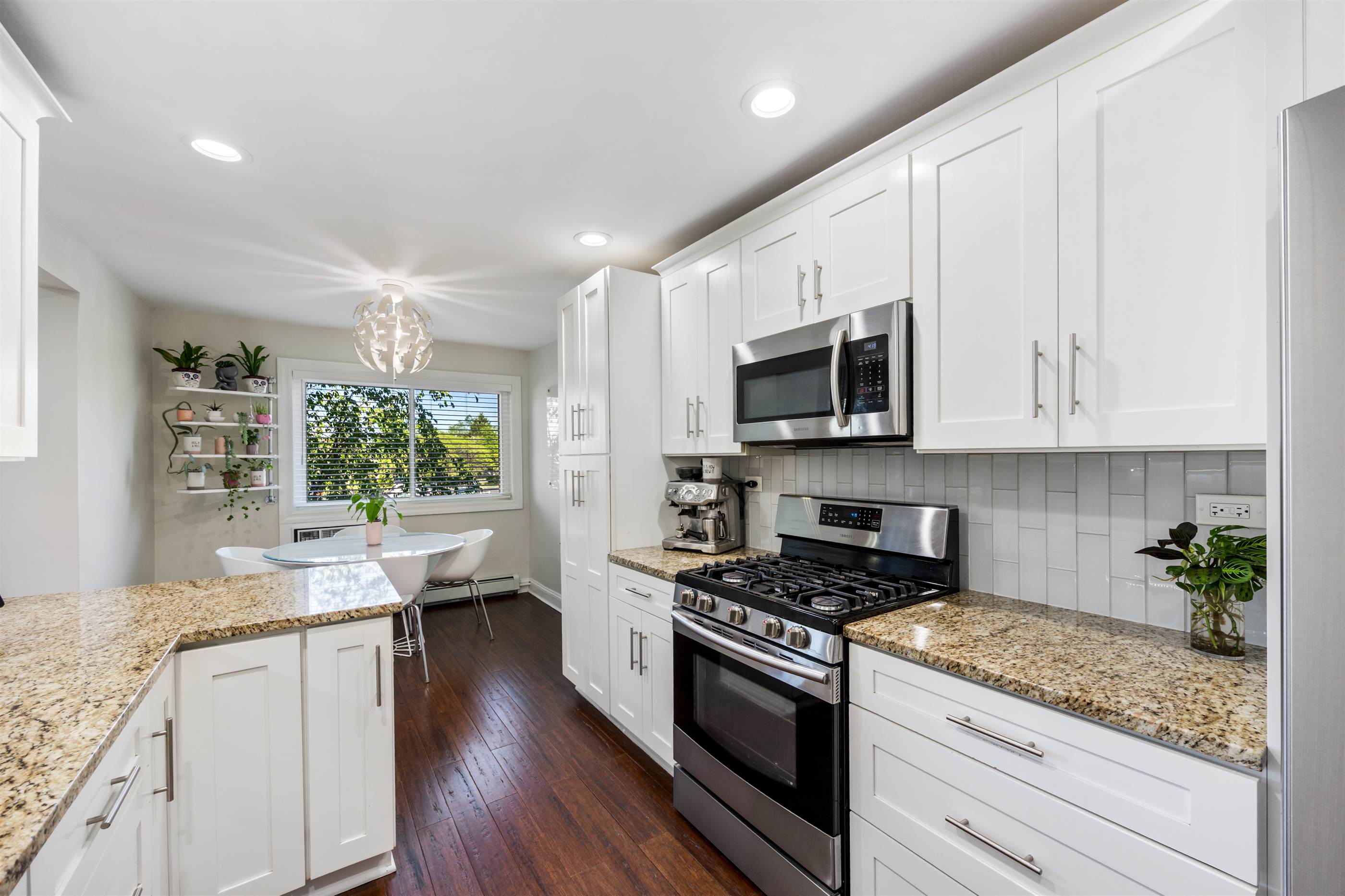 1205 East Hintz Road, #212, Arlington Heights, IL 60004