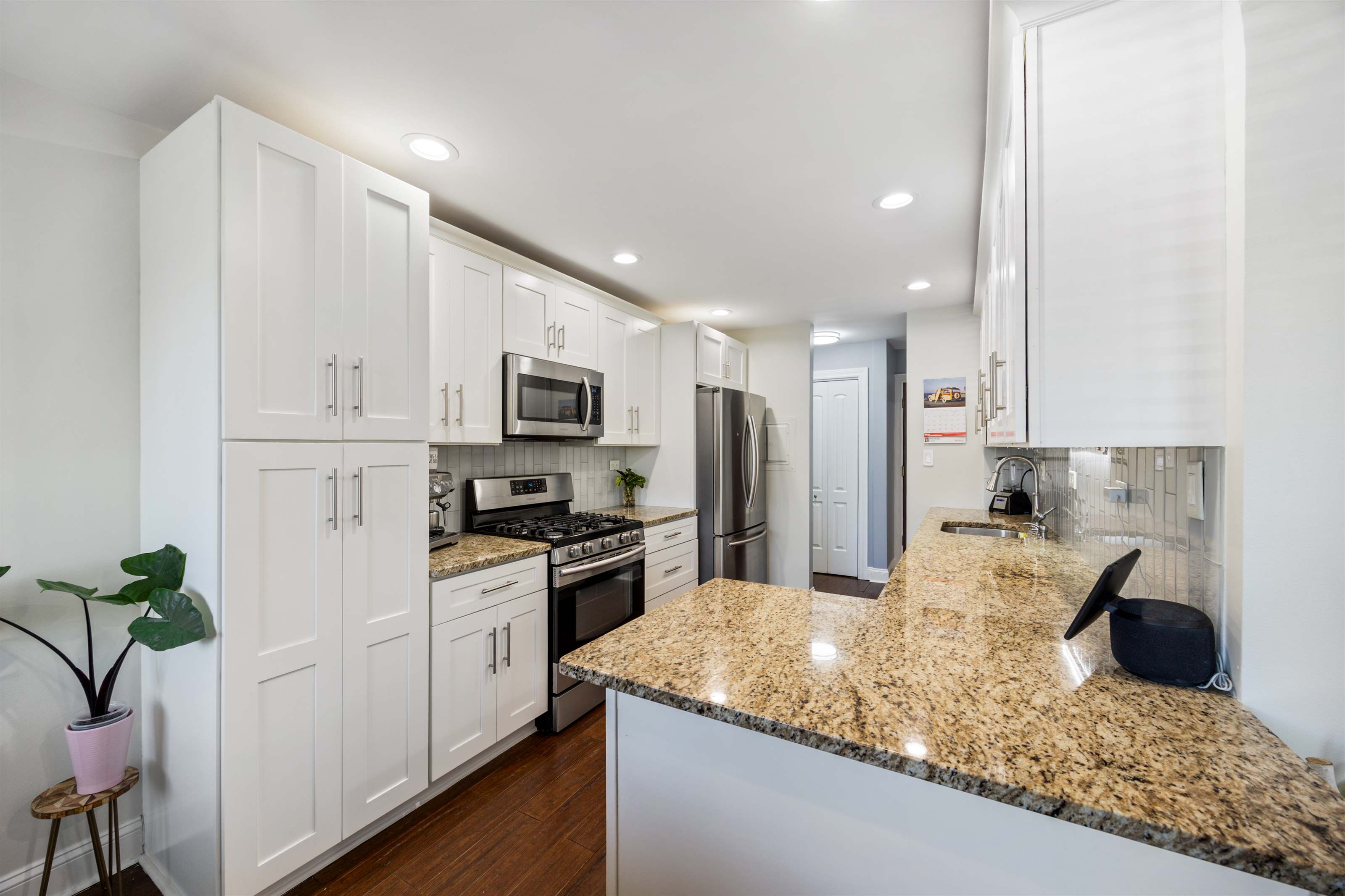 1205 East Hintz Road, #212, Arlington Heights, IL 60004