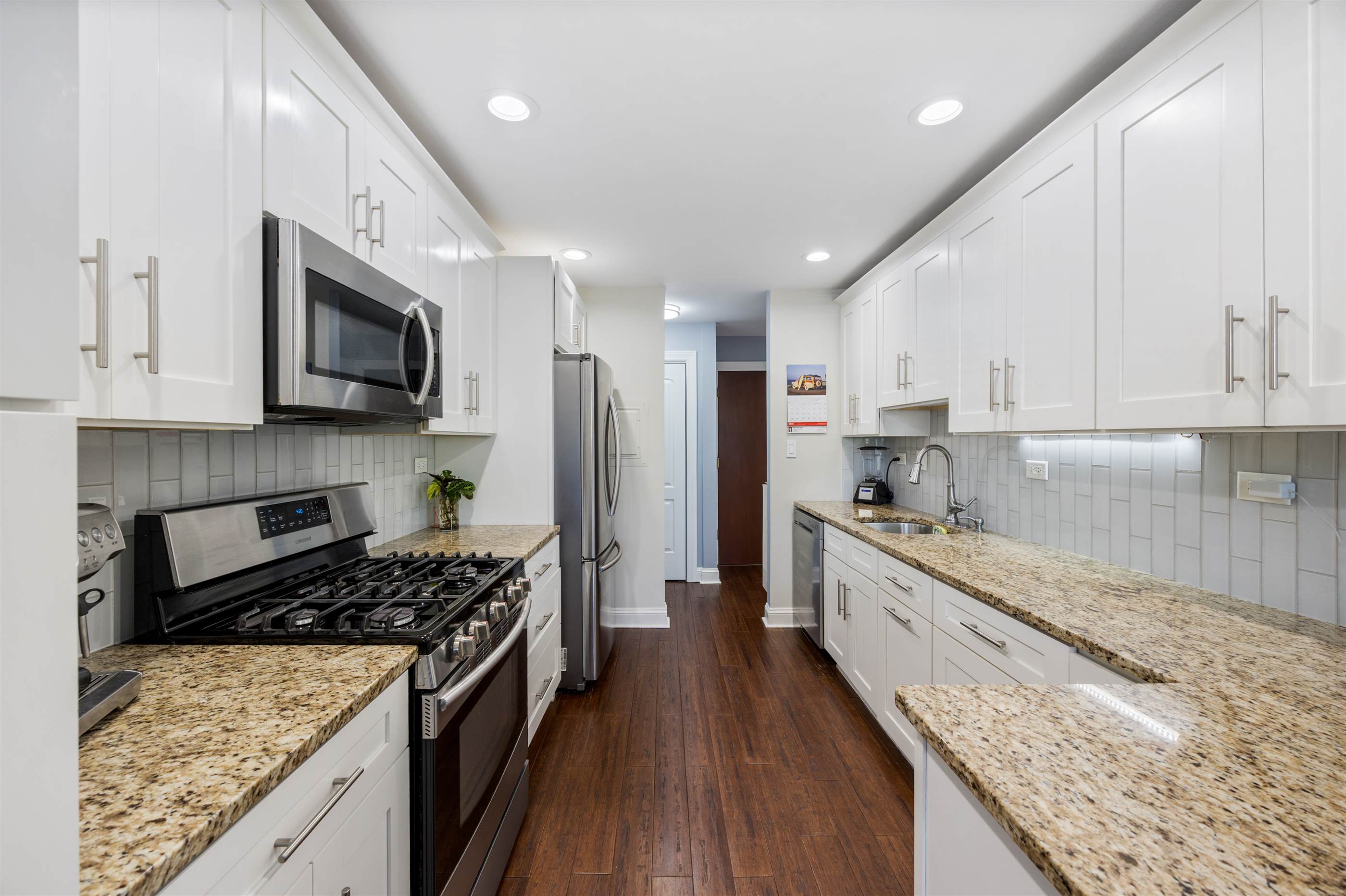 1205 East Hintz Road, #212, Arlington Heights, IL 60004