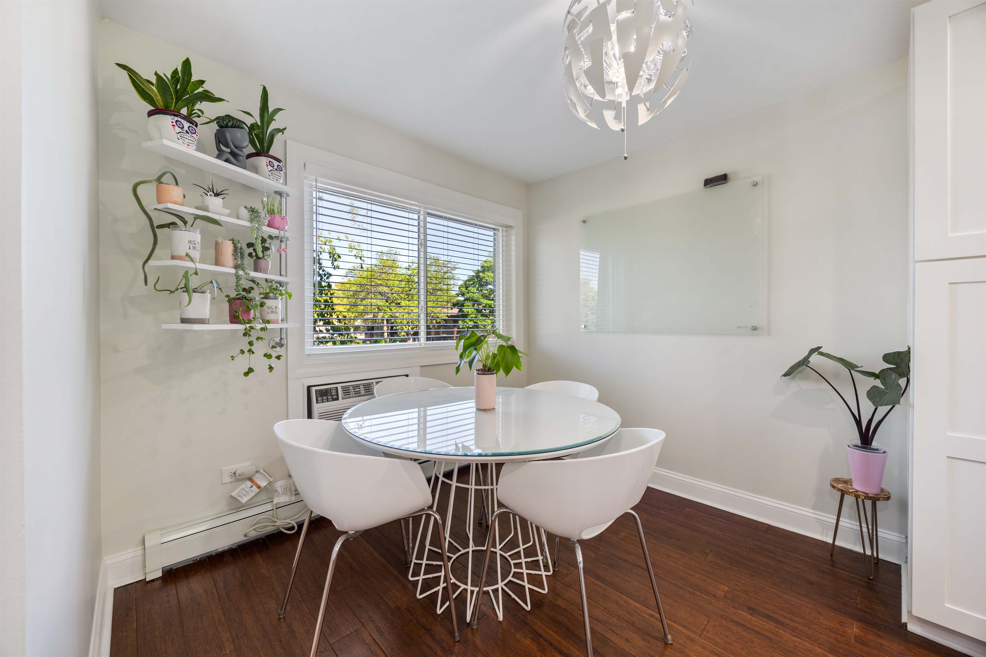 1205 East Hintz Road, #212, Arlington Heights, IL 60004