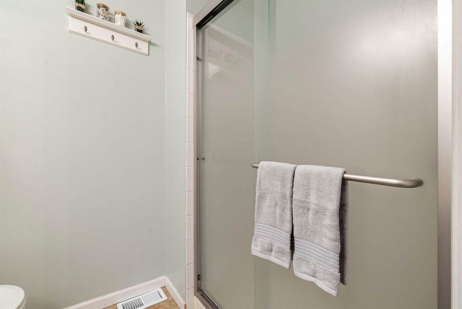 5062 Hilliard Green Drive, Hilliard, OH 43026