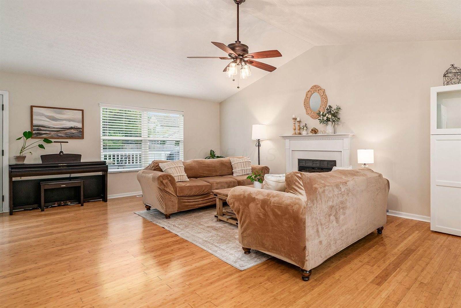 5062 Hilliard Green Drive, Hilliard, OH 43026