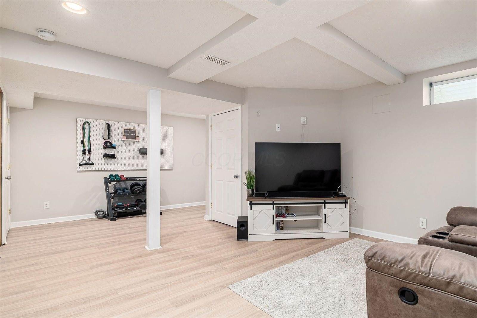 5062 Hilliard Green Drive, Hilliard, OH 43026