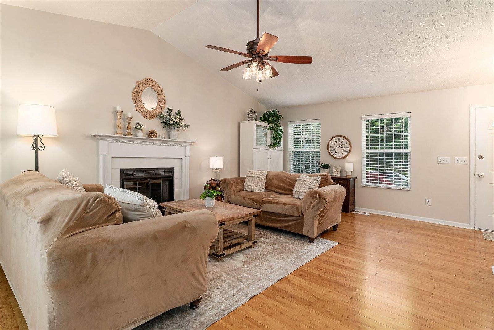 5062 Hilliard Green Drive, Hilliard, OH 43026