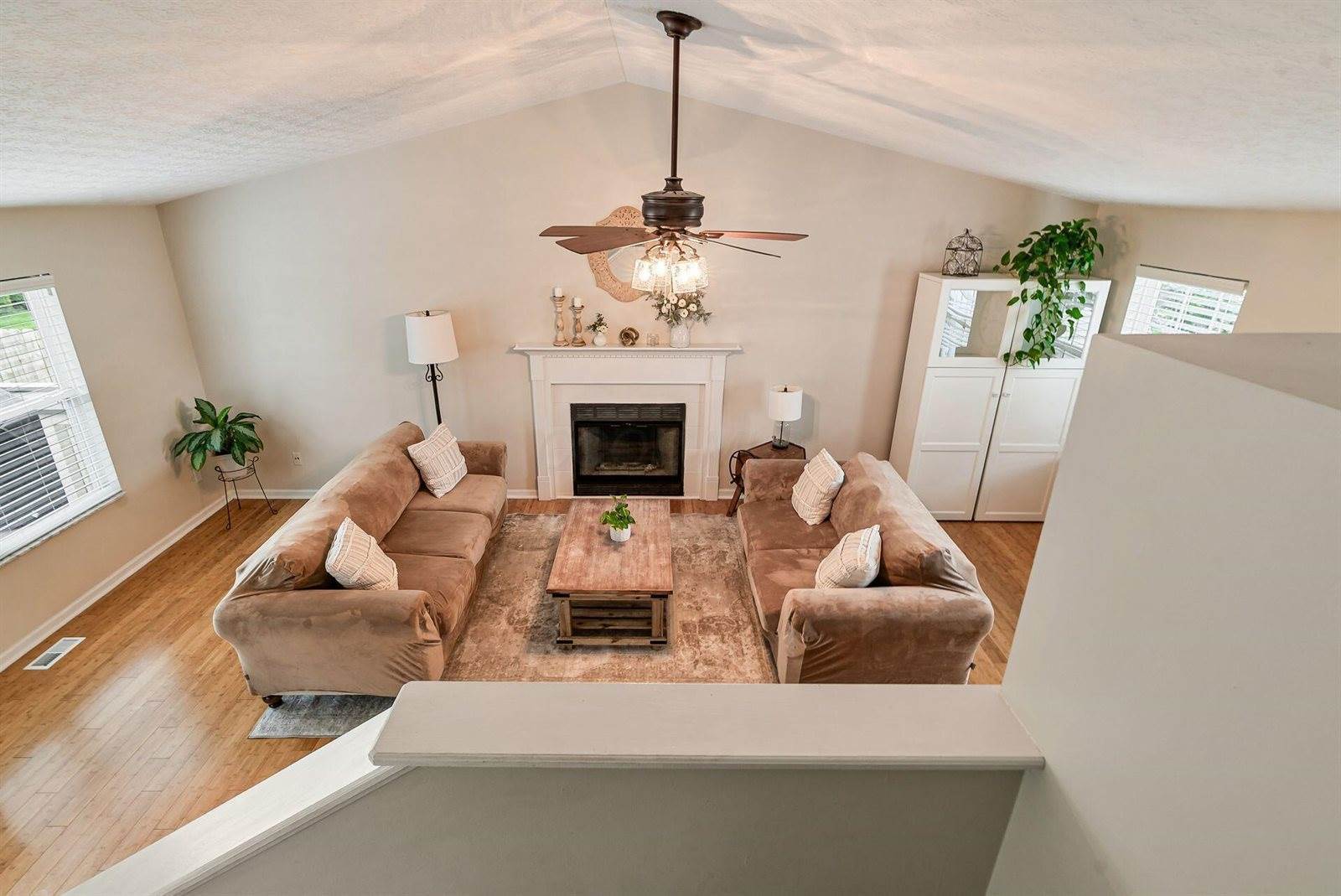 5062 Hilliard Green Drive, Hilliard, OH 43026