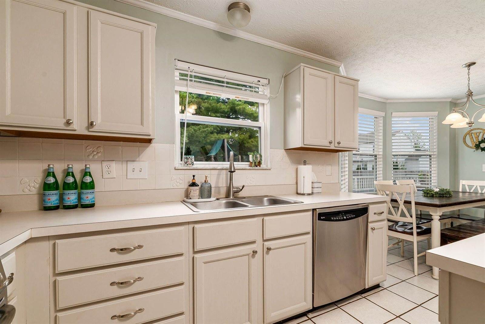 5062 Hilliard Green Drive, Hilliard, OH 43026