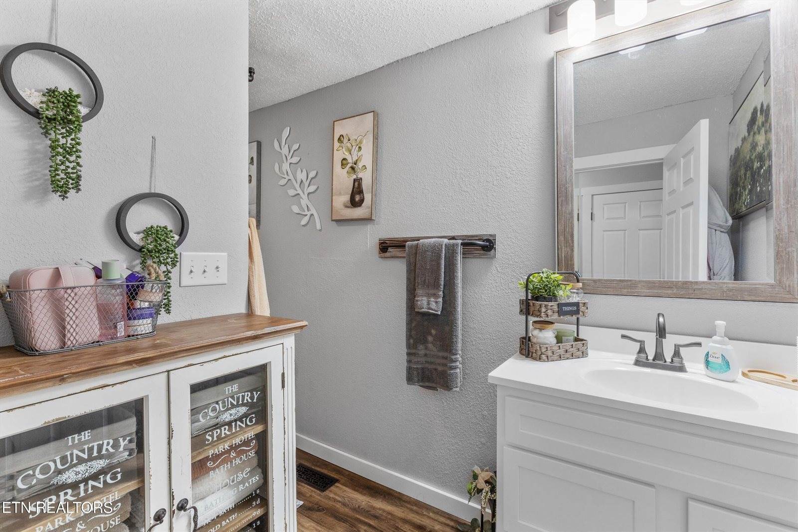 823 Reed Drive, Powell, TN 37849