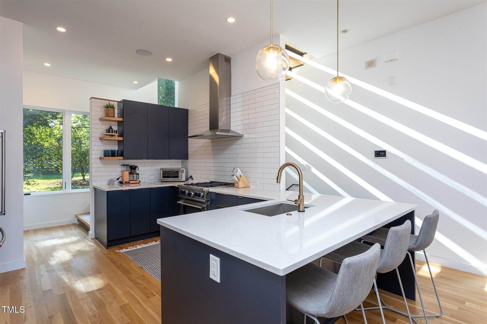 414 Chavis Way, Raleigh, NC 27601