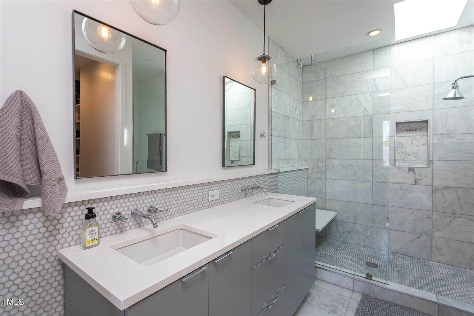 414 Chavis Way, Raleigh, NC 27601