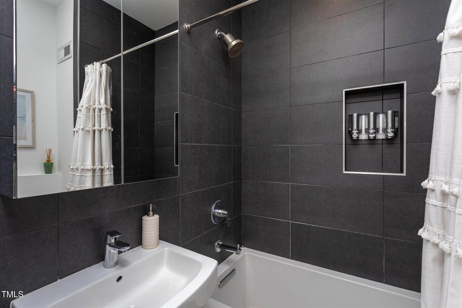 414 Chavis Way, Raleigh, NC 27601