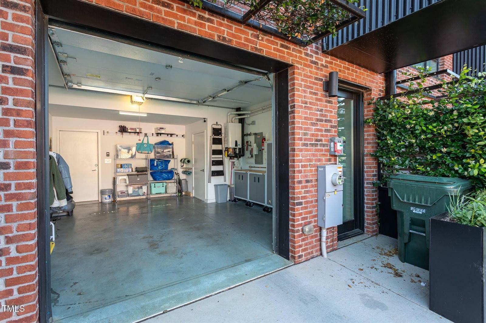 414 Chavis Way, Raleigh, NC 27601