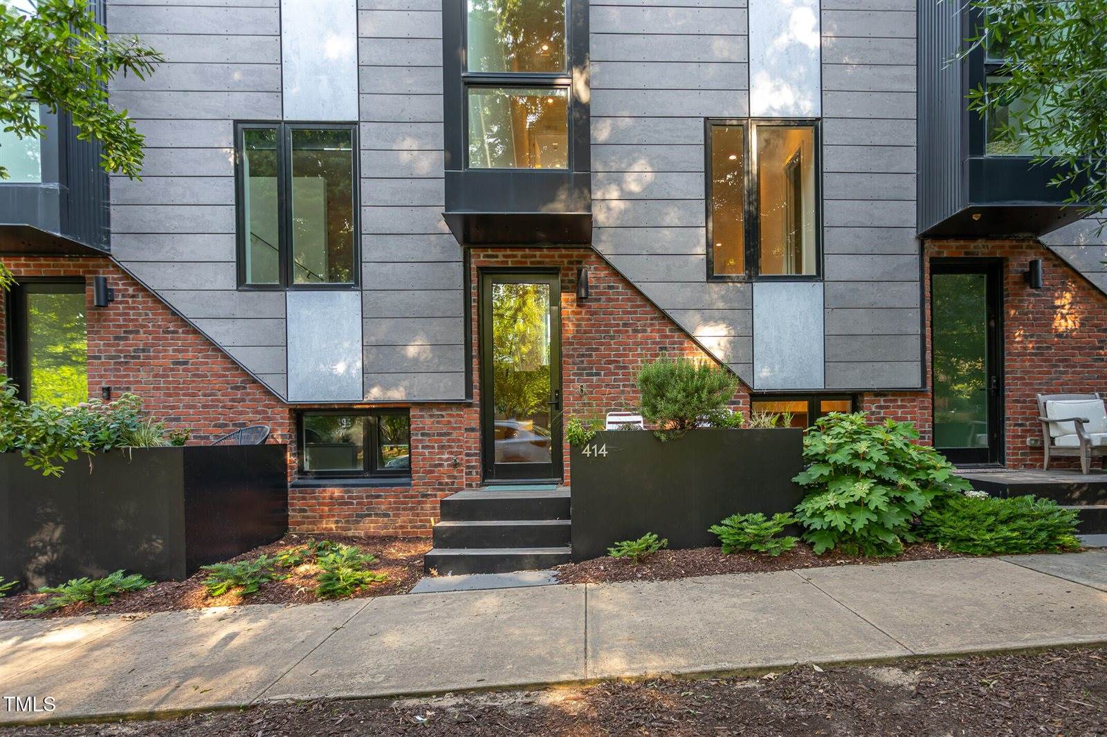 414 Chavis Way, Raleigh, NC 27601