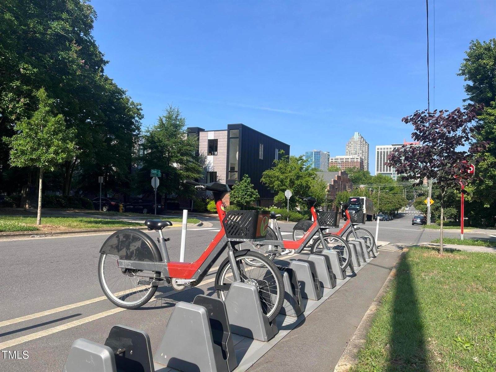 414 Chavis Way, Raleigh, NC 27601