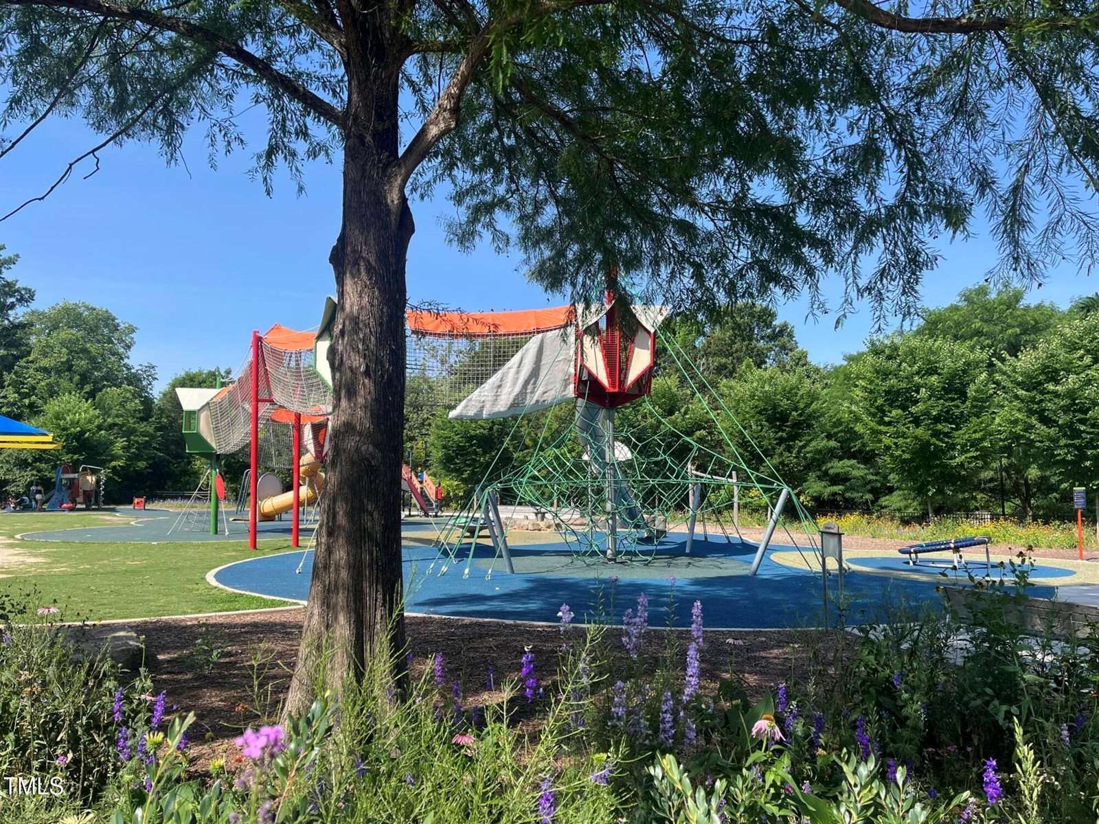 414 Chavis Way, Raleigh, NC 27601