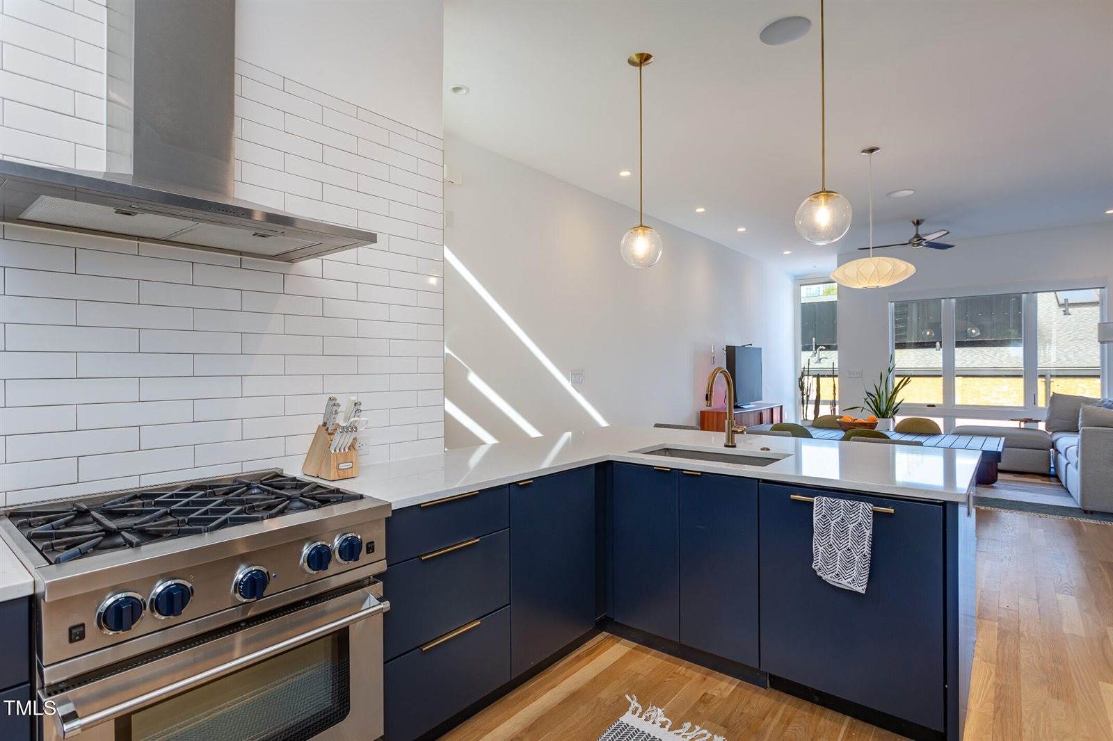 414 Chavis Way, Raleigh, NC 27601