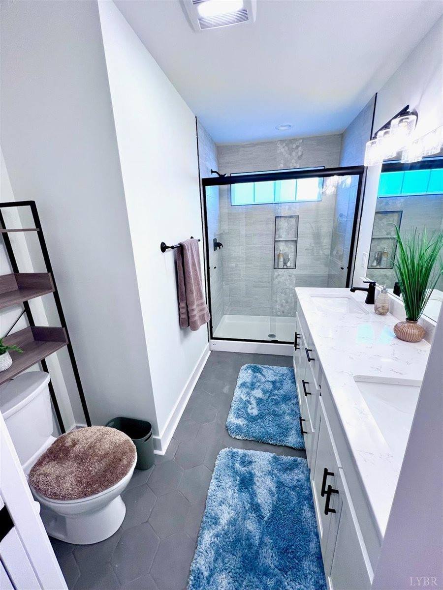 103 Retreat Lane, Huddleston, VA 24104