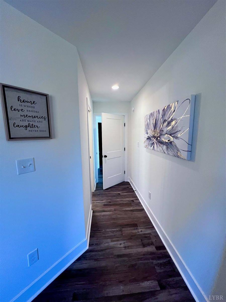 103 Retreat Lane, Huddleston, VA 24104