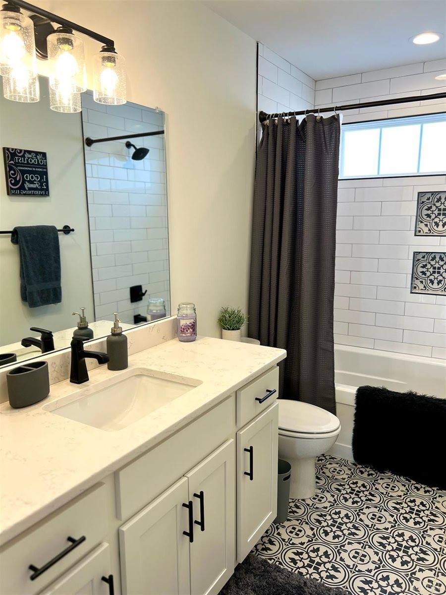 103 Retreat Lane, Huddleston, VA 24104