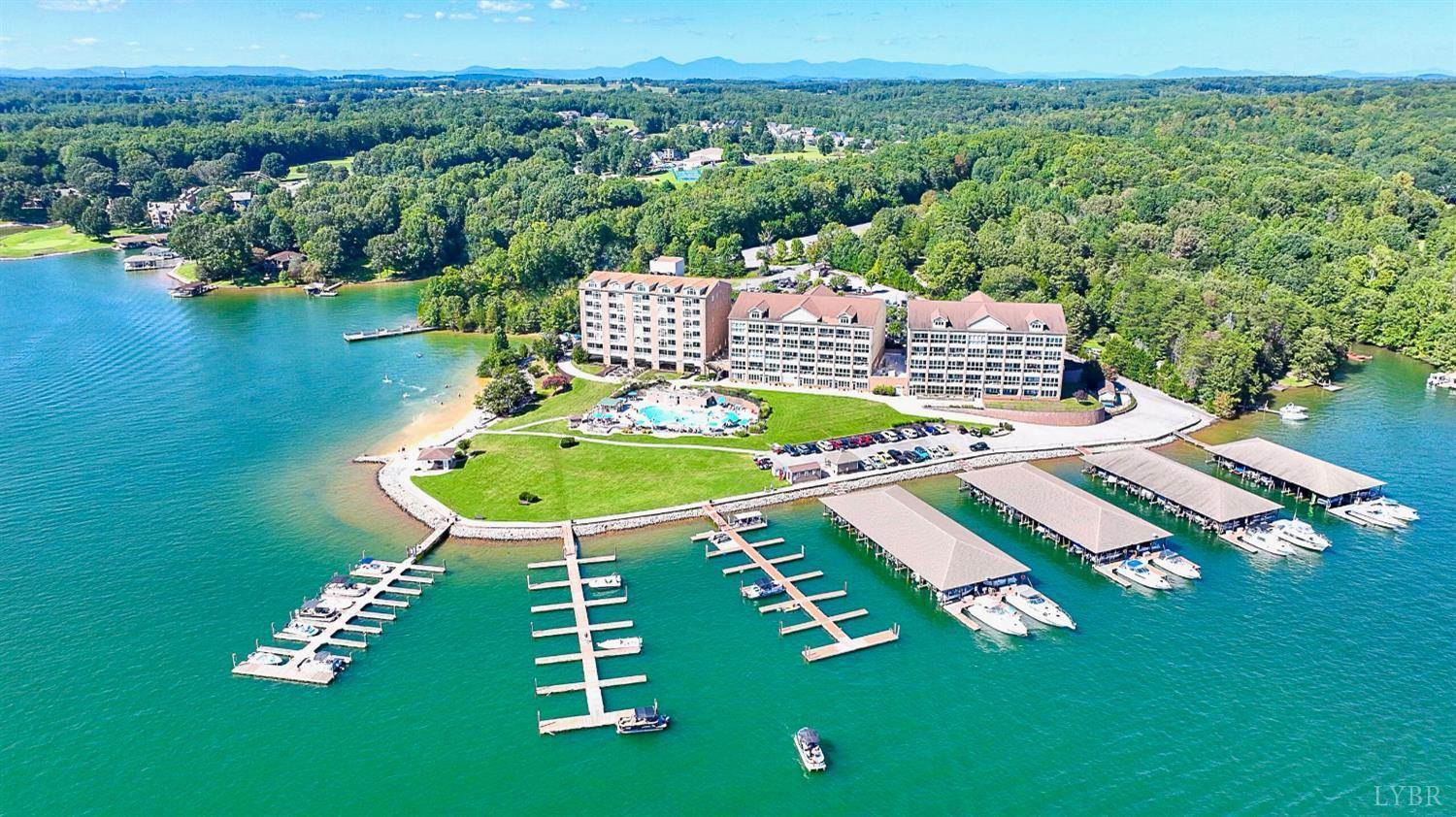 103 Retreat Lane, Huddleston, VA 24104