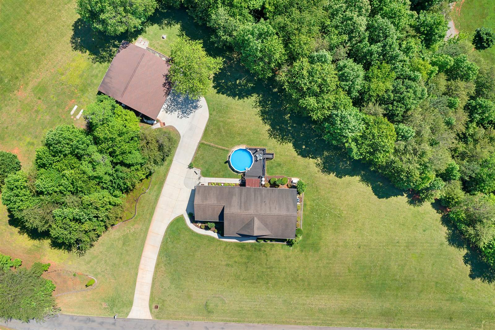 136 Barringer Dr, Statesville, NC 28625