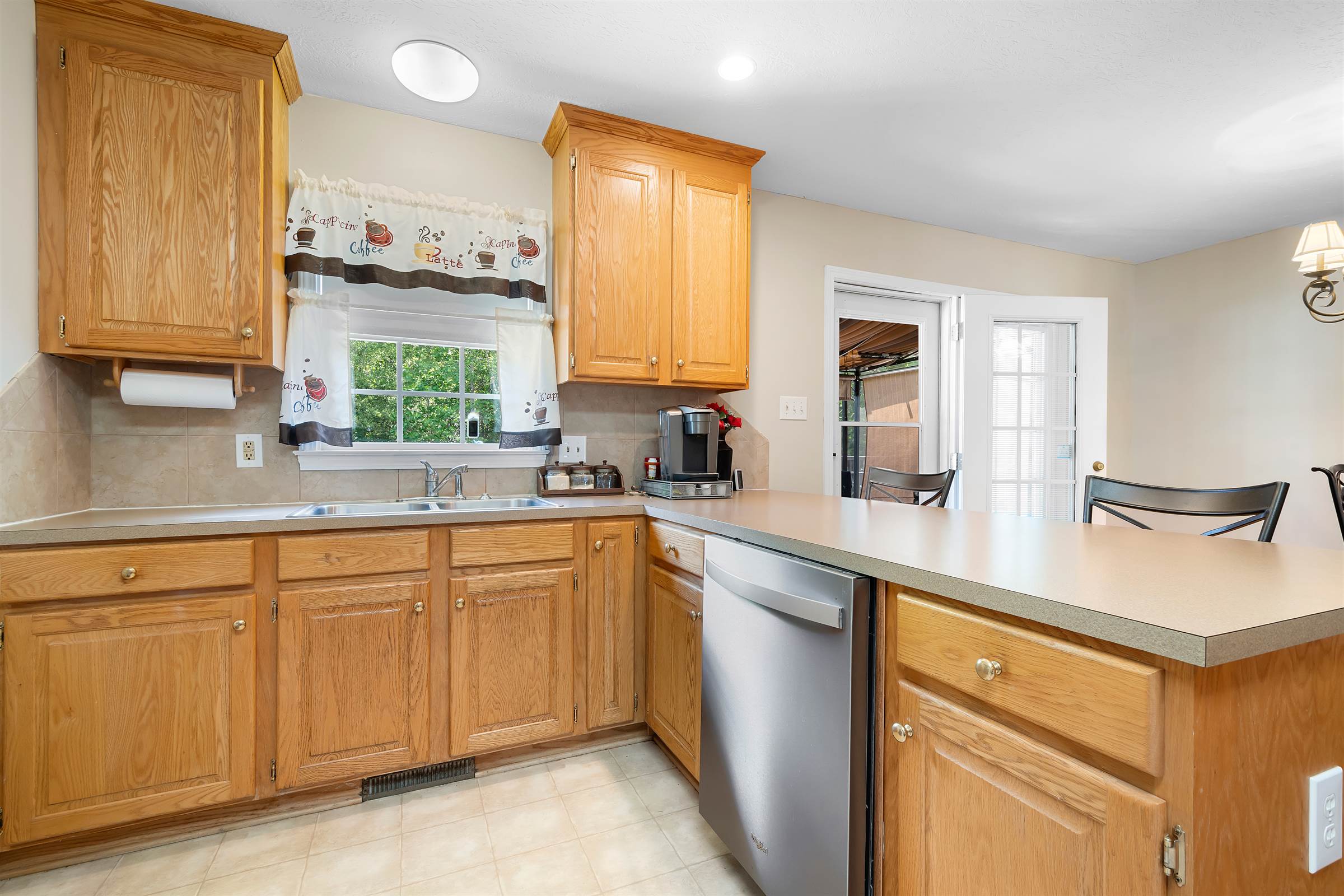 136 Barringer Dr, Statesville, NC 28625