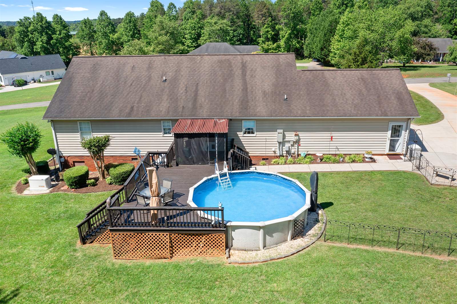 136 Barringer Dr, Statesville, NC 28625