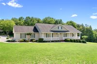 136 Barringer Dr, Statesville, NC 28625