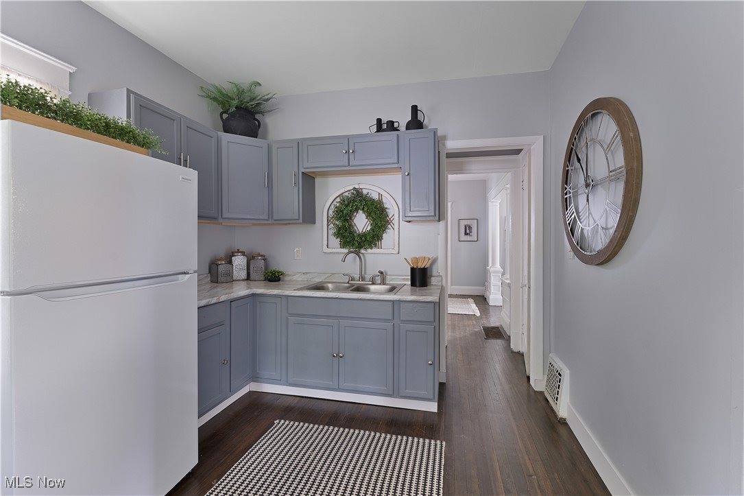 16 Eleanor Avenue, Youngstown, OH 44509