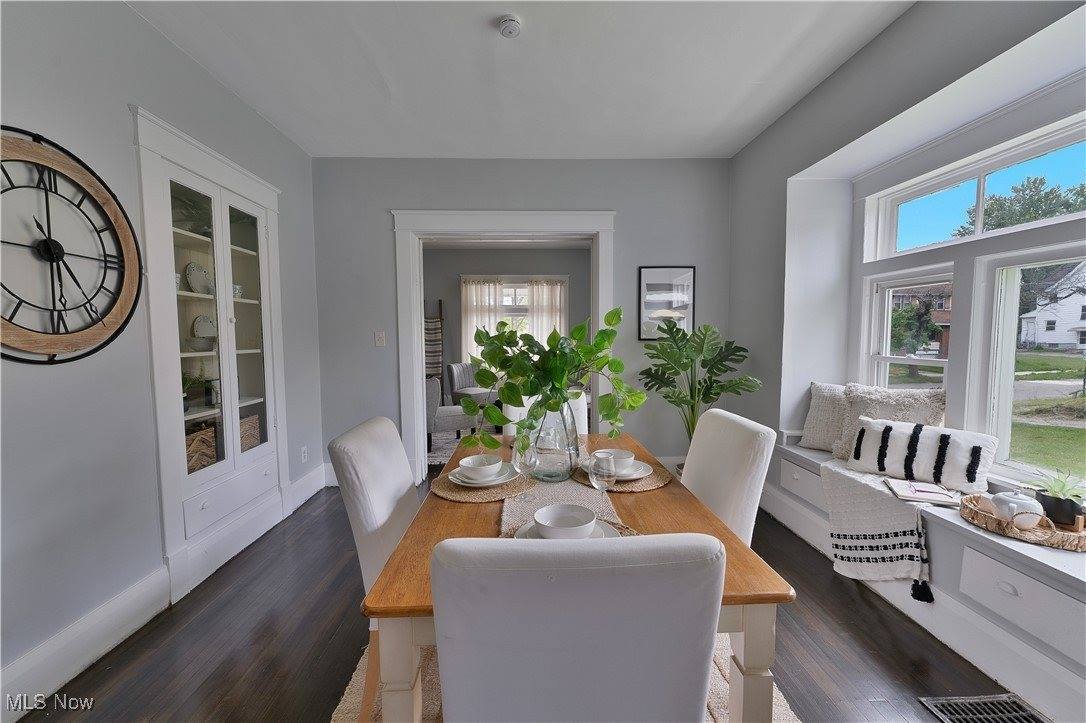 16 Eleanor Avenue, Youngstown, OH 44509