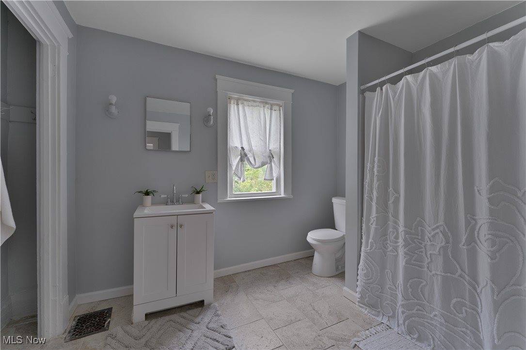 16 Eleanor Avenue, Youngstown, OH 44509