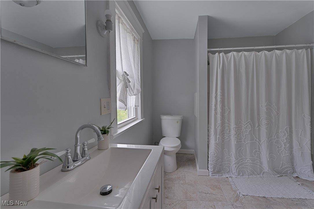 16 Eleanor Avenue, Youngstown, OH 44509