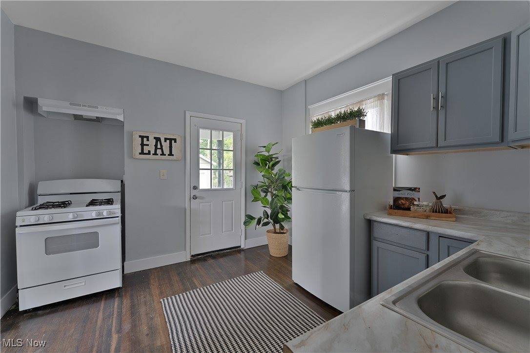 16 Eleanor Avenue, Youngstown, OH 44509