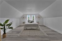 16 Eleanor Avenue, Youngstown, OH 44509