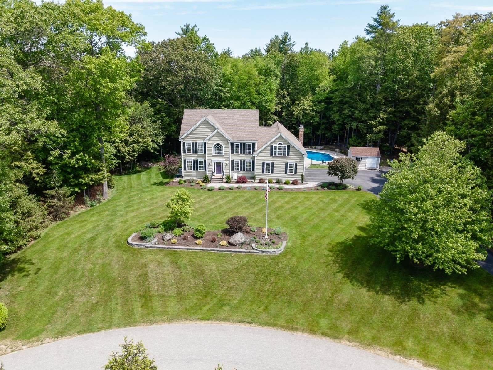 45 Eleanors Way, Brentwood, NH 03833