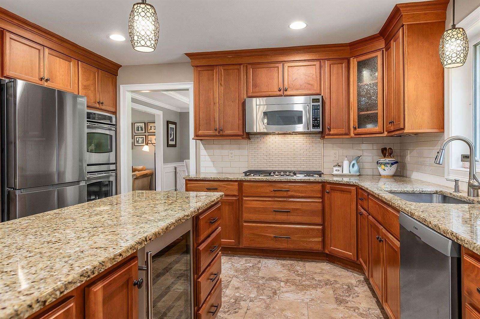 45 Eleanors Way, Brentwood, NH 03833