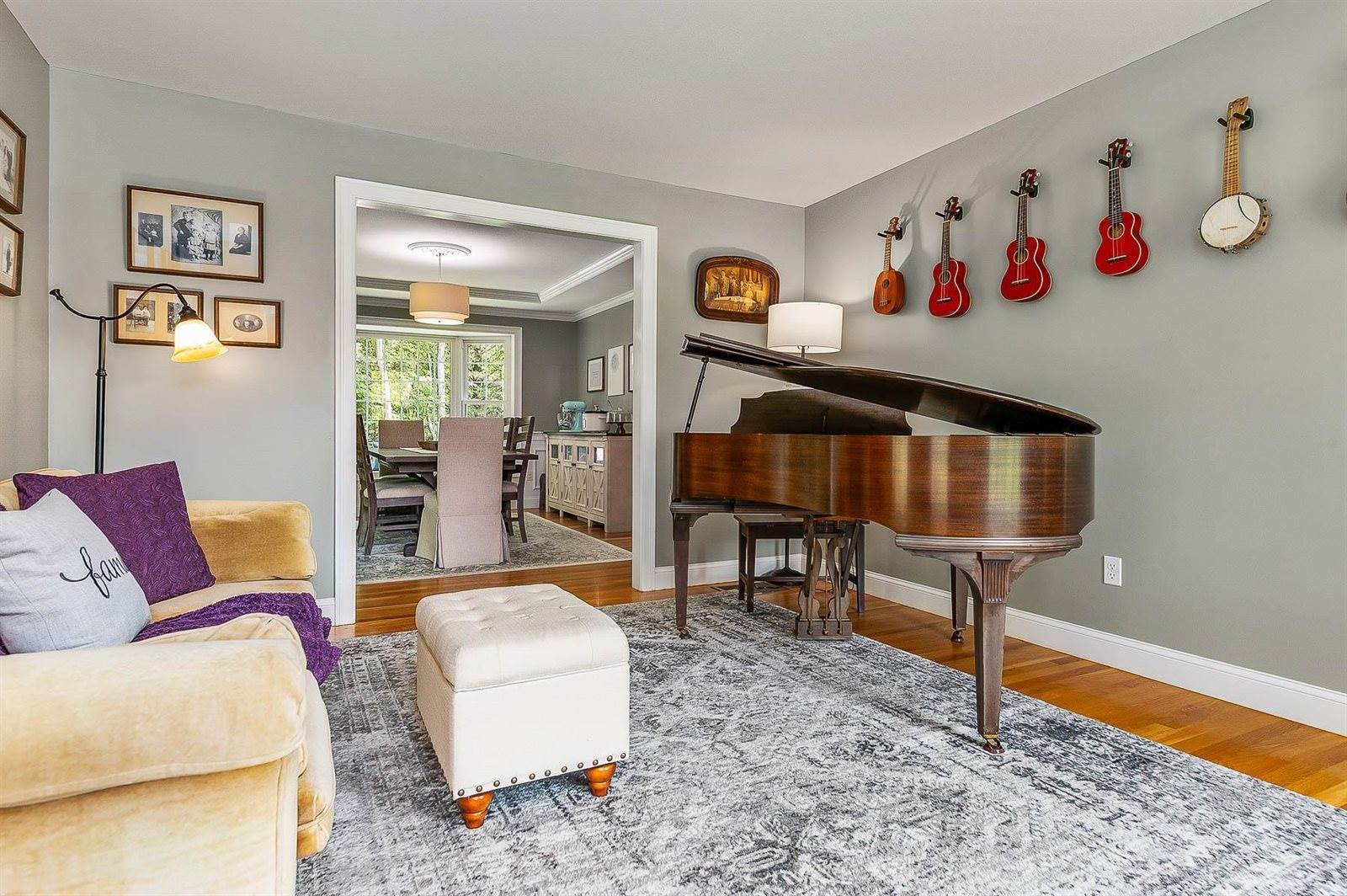 45 Eleanors Way, Brentwood, NH 03833