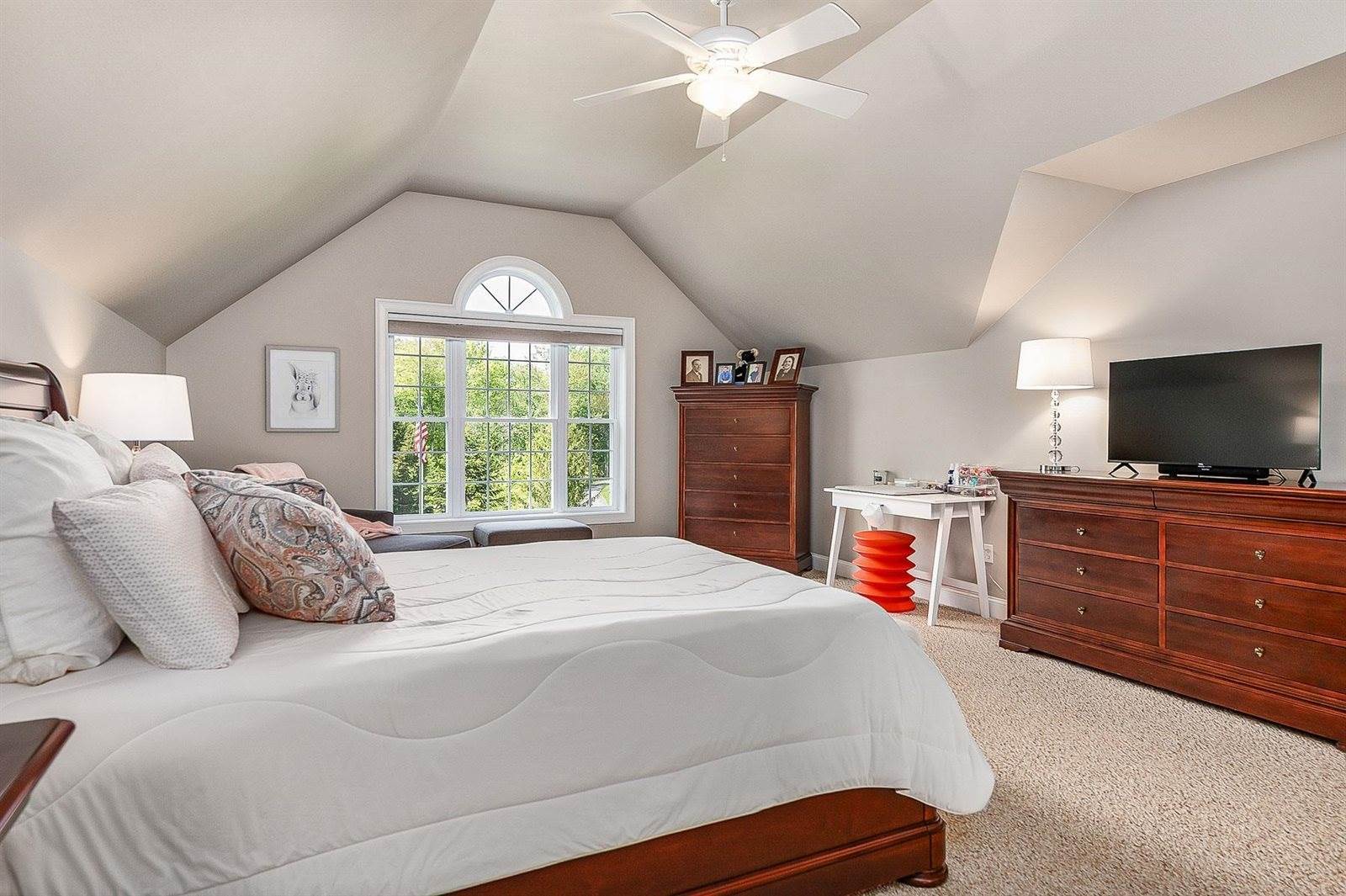 45 Eleanors Way, Brentwood, NH 03833