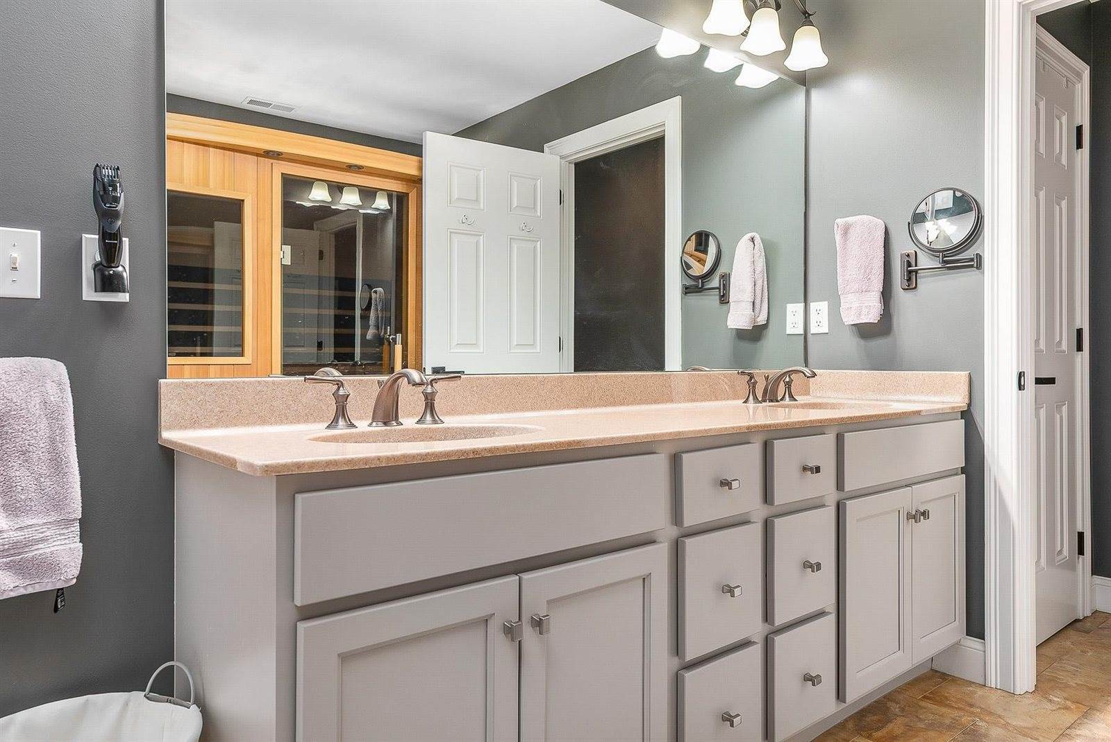 45 Eleanors Way, Brentwood, NH 03833