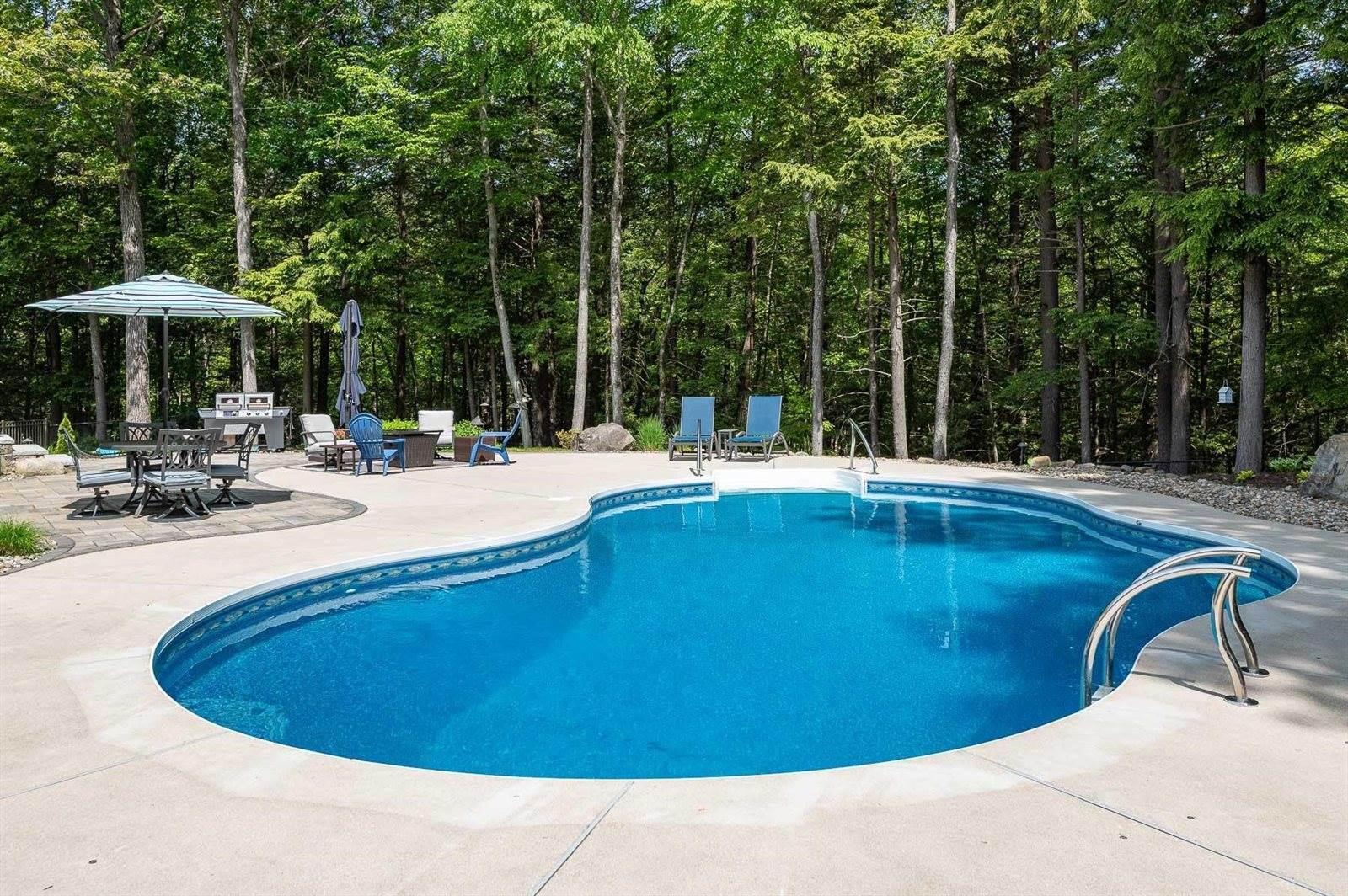 45 Eleanors Way, Brentwood, NH 03833