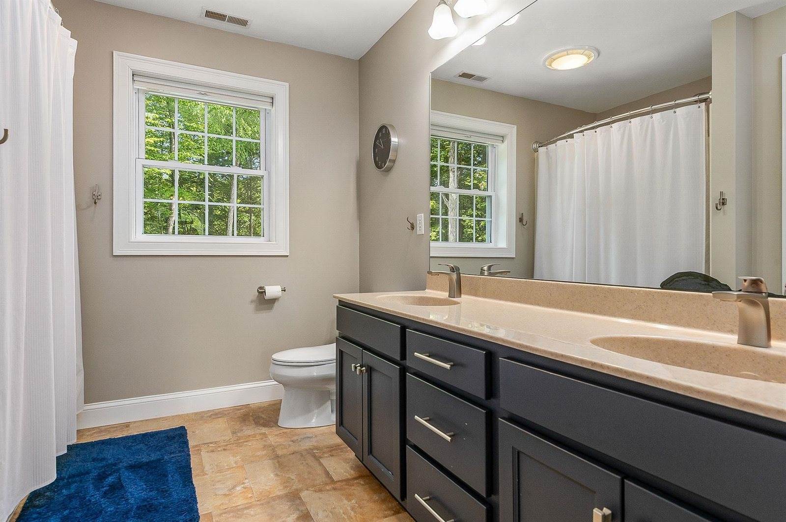 45 Eleanors Way, Brentwood, NH 03833