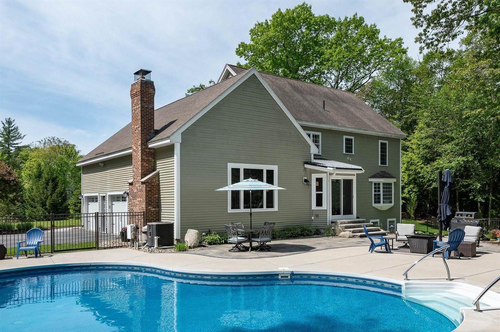 45 Eleanors Way, Brentwood, NH 03833