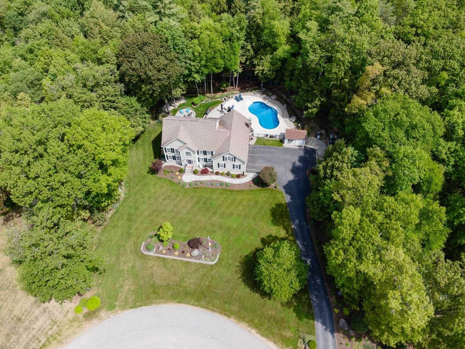 45 Eleanors Way, Brentwood, NH 03833