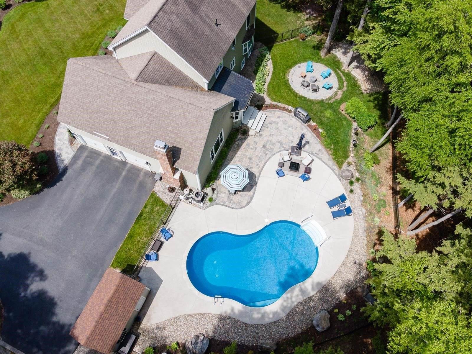 45 Eleanors Way, Brentwood, NH 03833