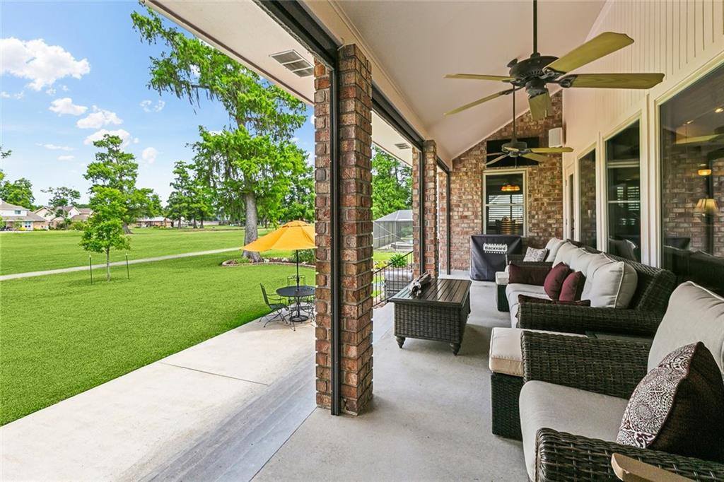 71 Rosedown Drive, Destrehan, LA 70047