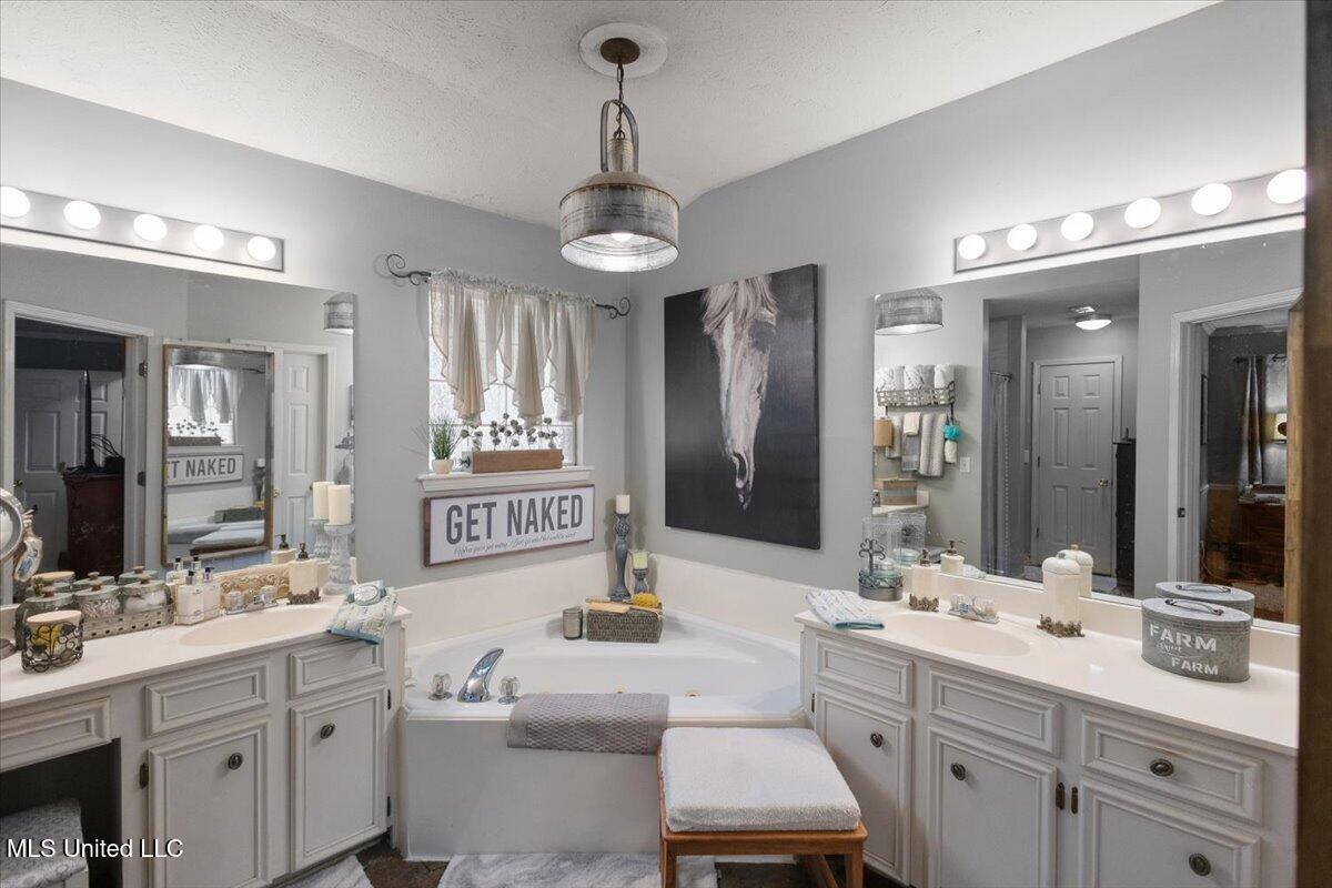 1205 Eagles Nest Drive, Byram, MS 39272