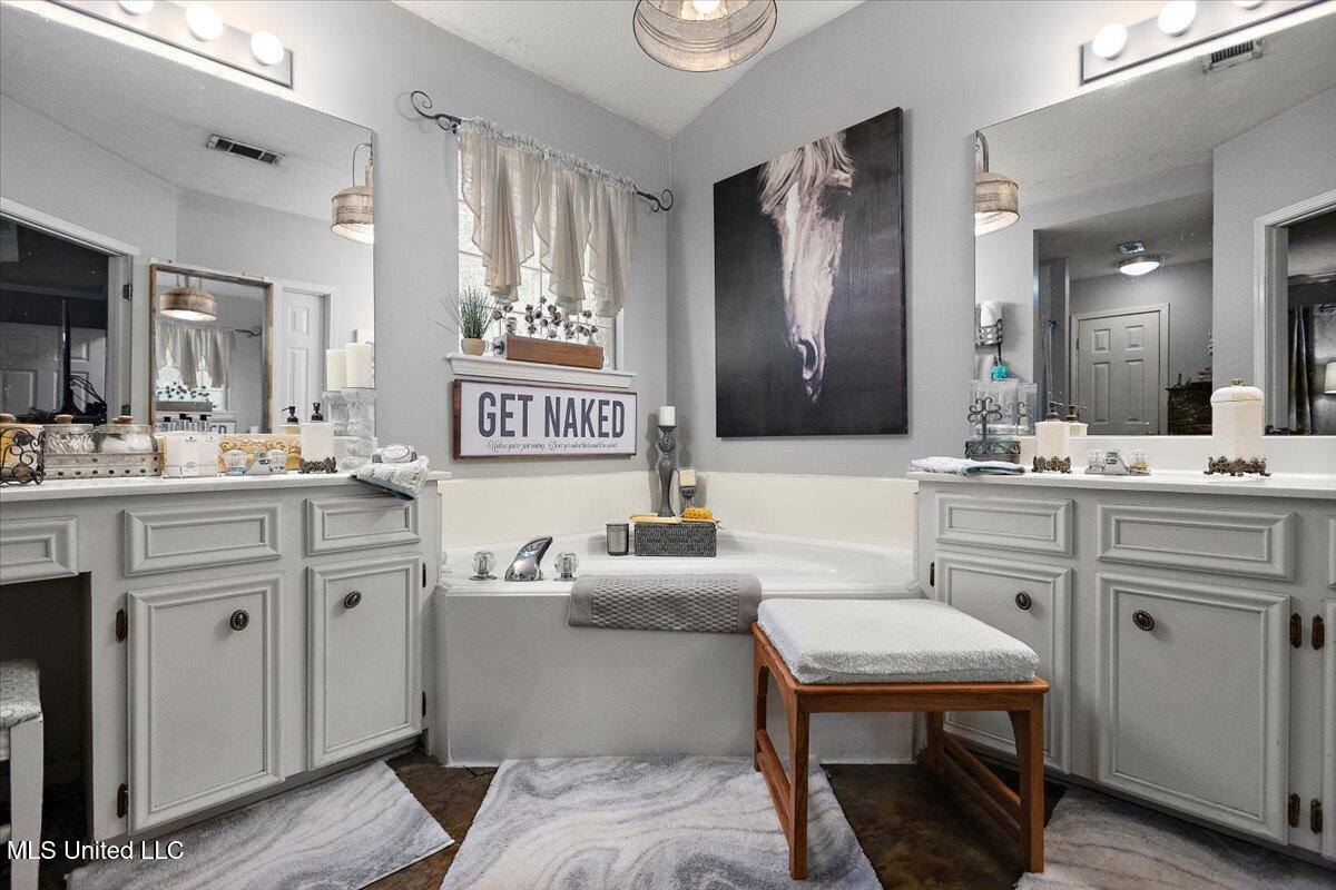 1205 Eagles Nest Drive, Byram, MS 39272